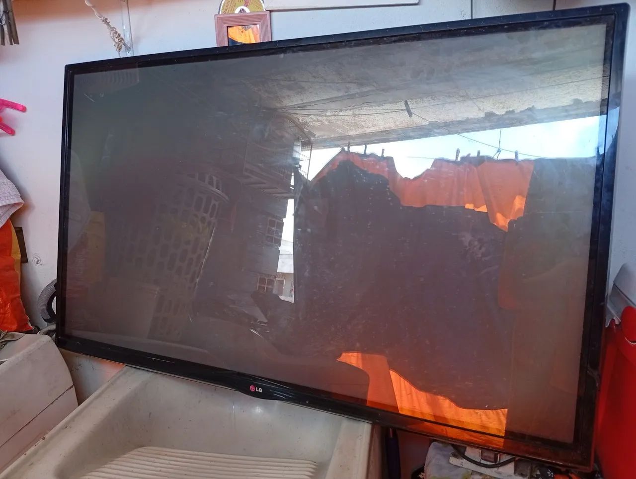 Tv LG 50 polegadas para arrumar ou retirar peças sai som mas não tem imagem 