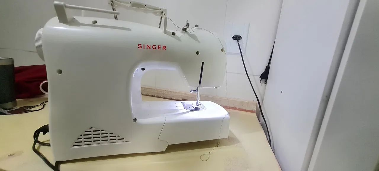 Vendo maquina de costura - Foto 4