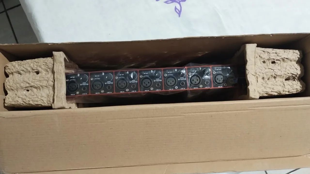 Behringer ADA8200