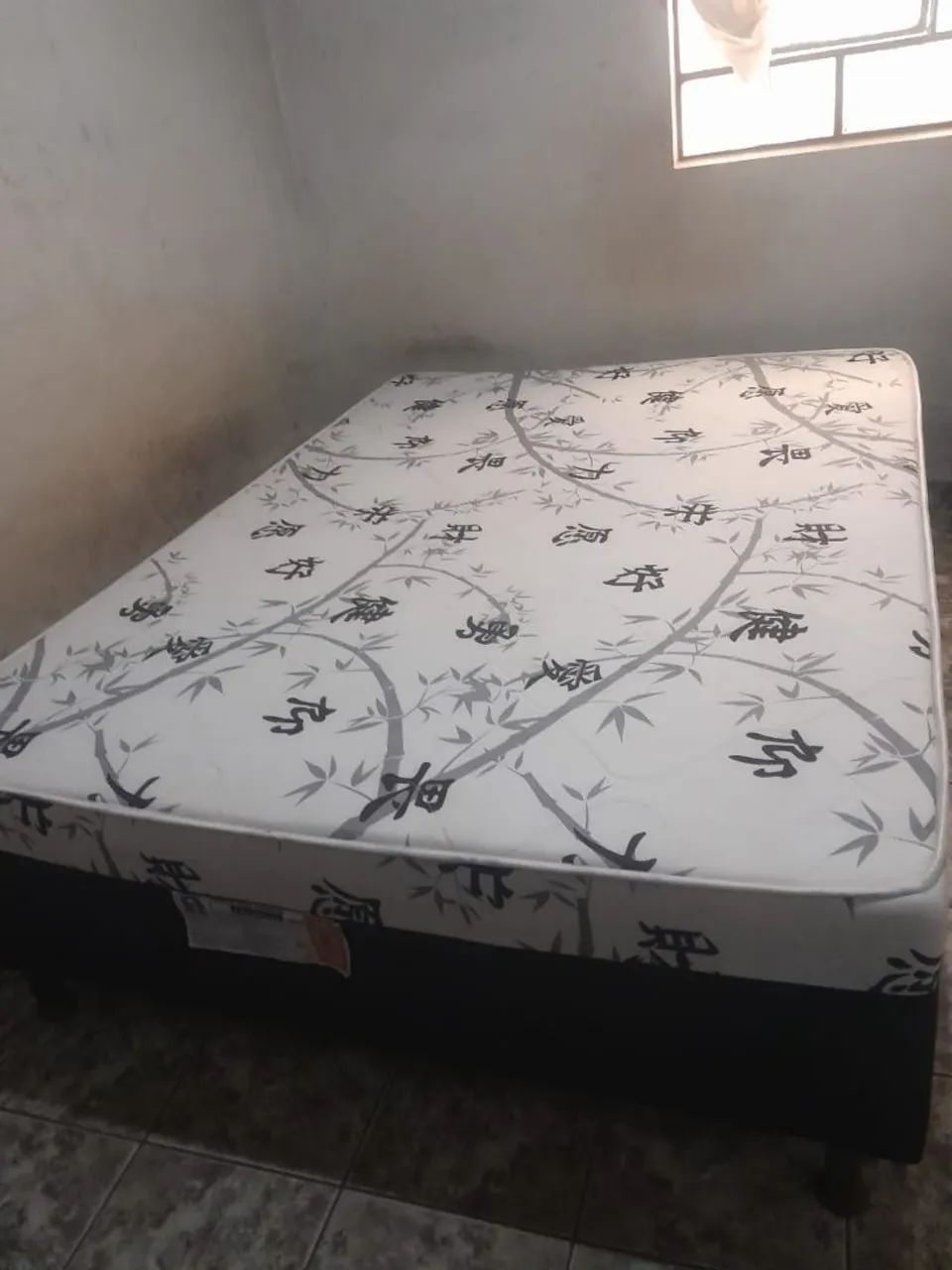 ? CAMA DE CASAL COM COLCHÃO - ÓTIMO ESTADO! ?