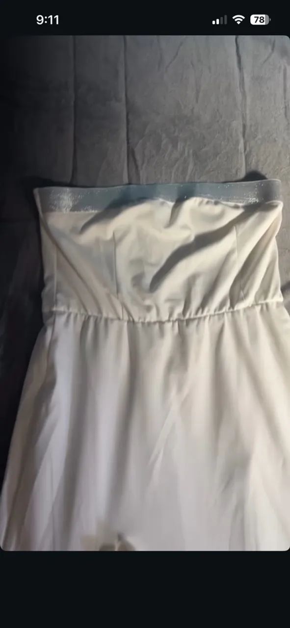 Vestido branco com detalhe prata - Foto 2
