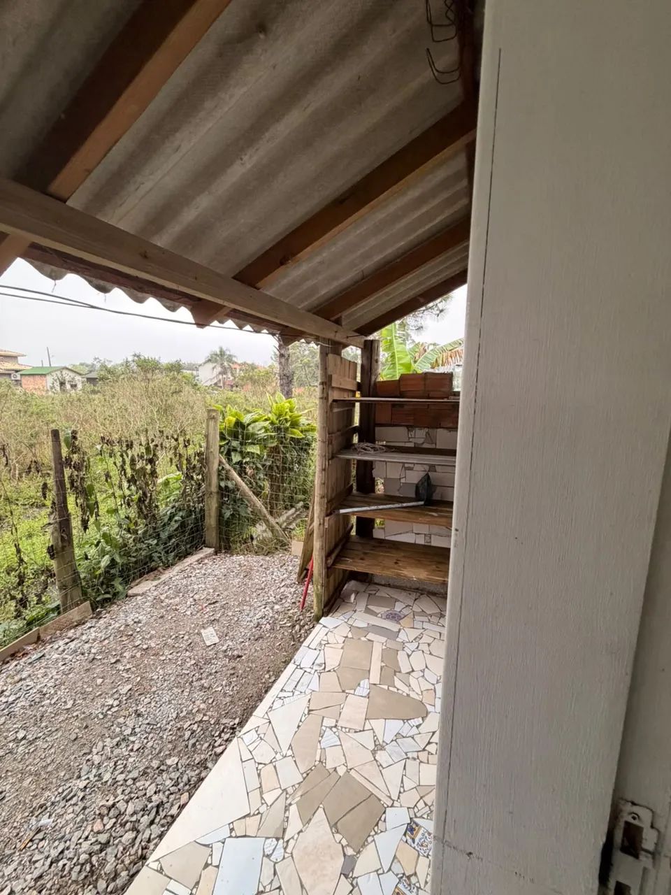 Alugo casa ANUAL  na praia do Rosa  próximo à SURFLAND - Foto 4