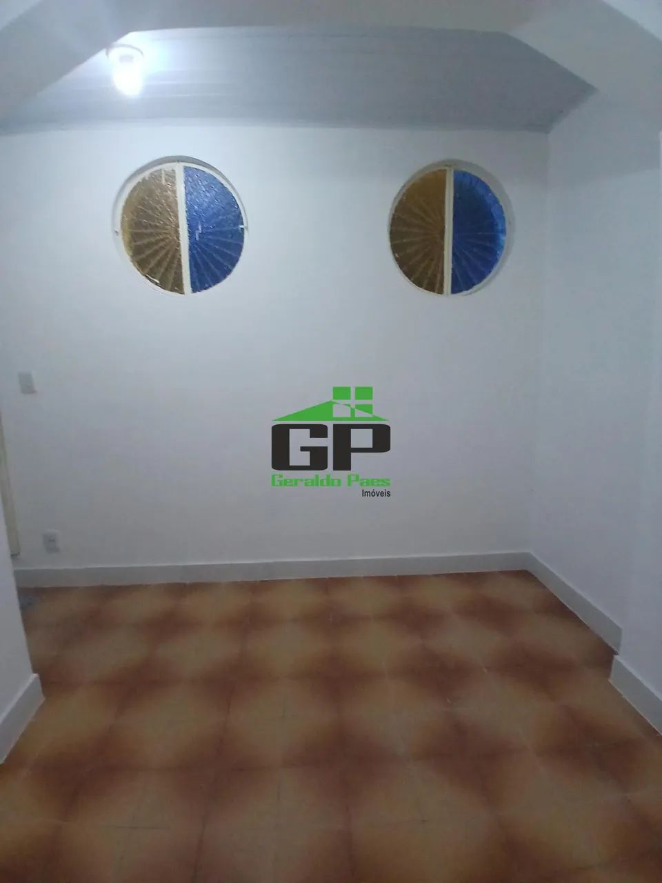 CASA 2 QUARTOS EM PIEDADE