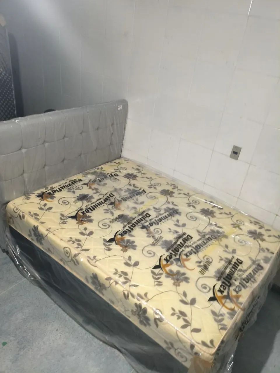 Cama box Alta casal com 5cm de espuma 