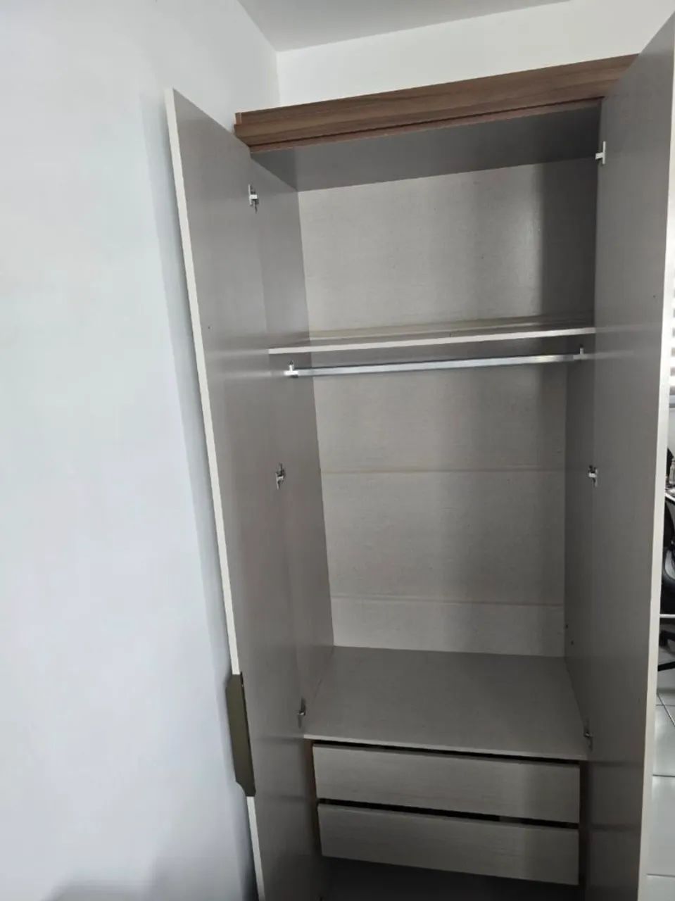 Guarda-roupa solteiro novissimo  - Foto 3
