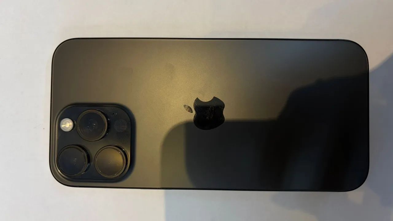 Celular IPhone 16 pro max 1 tera  - Foto 3