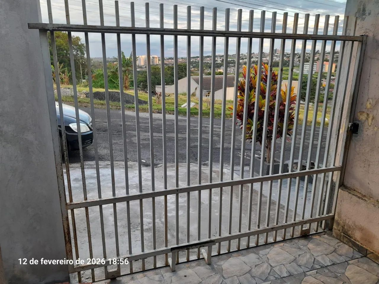 Portão com Grade 65581393433987121