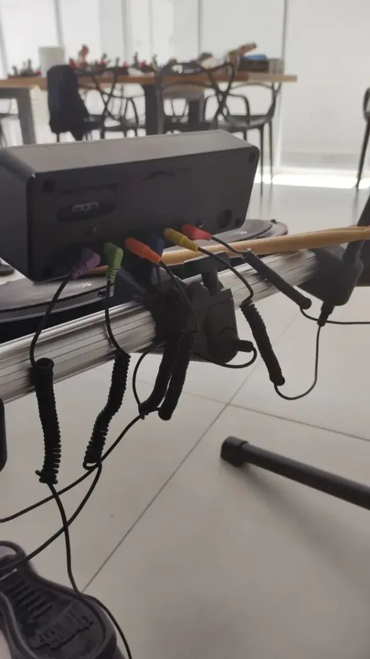 Bateria Guitar Hero Xbox 360 Logitech - Foto 5