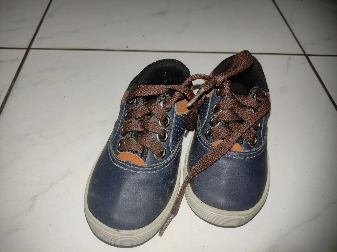 4 pares de tênis infantil n° 19 ou 22. - Foto 3