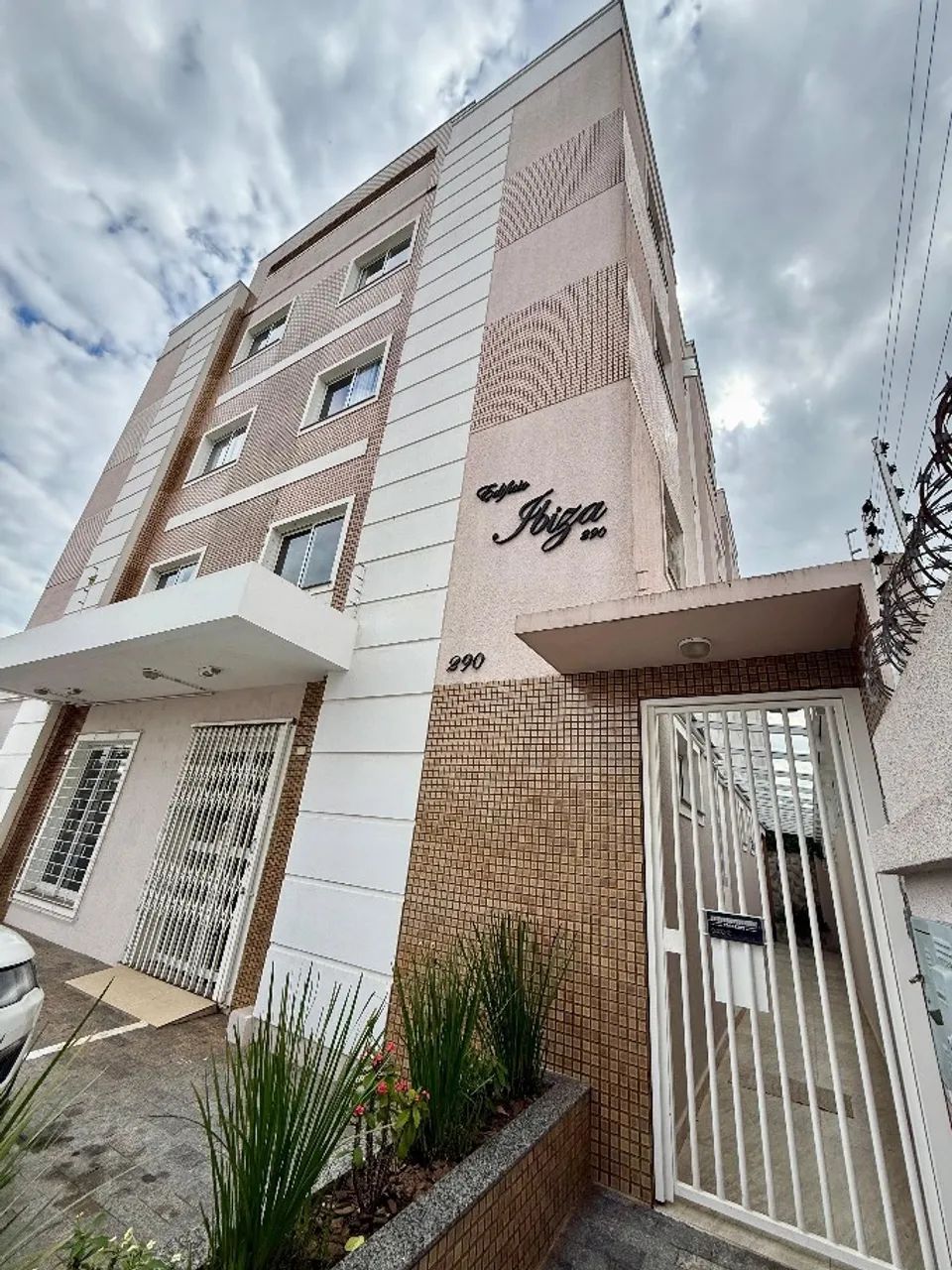 Apartamento para Venda e Locação no Edíficio Ibiza