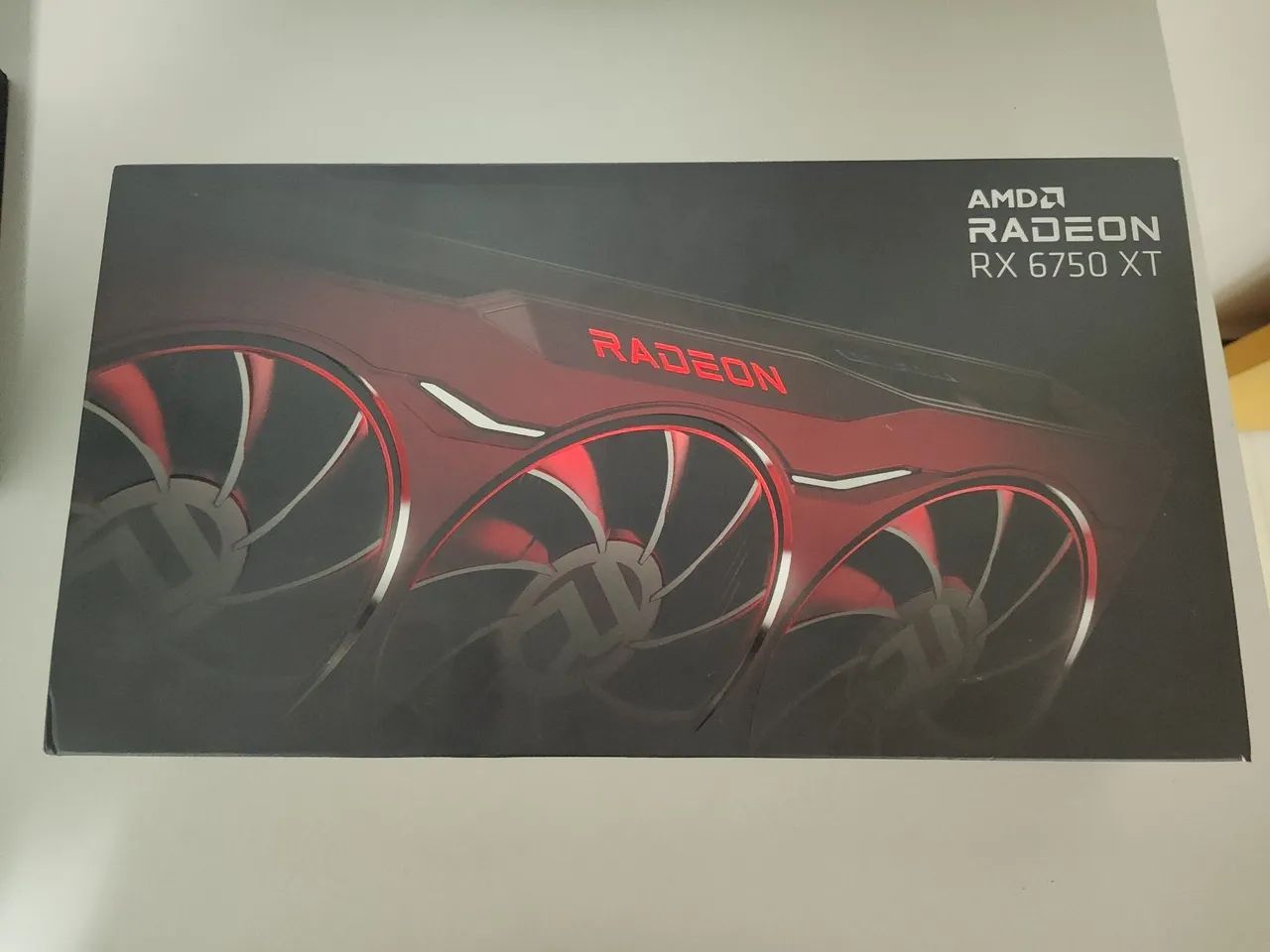 Placa de vídeo AMD Radeon RX 6750 XT