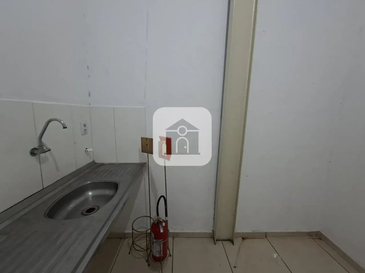 Loja comercial para locação no bairro Nossa Senhora Aparecida - Foto 8