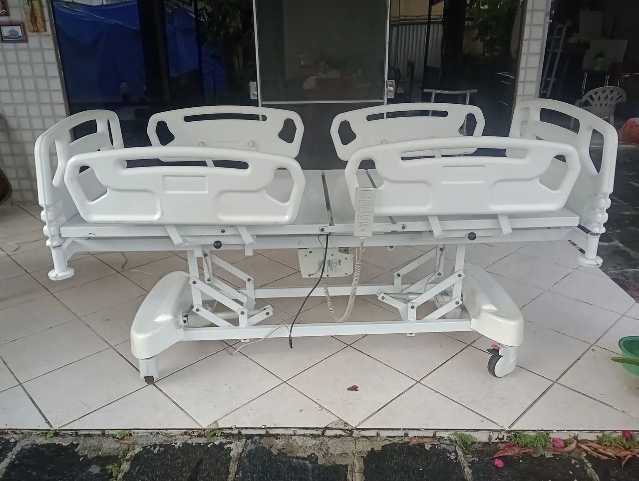 Camas Hospitalares Elétricas Motorizadas 4 Movimentos com Elevação - Foto 5