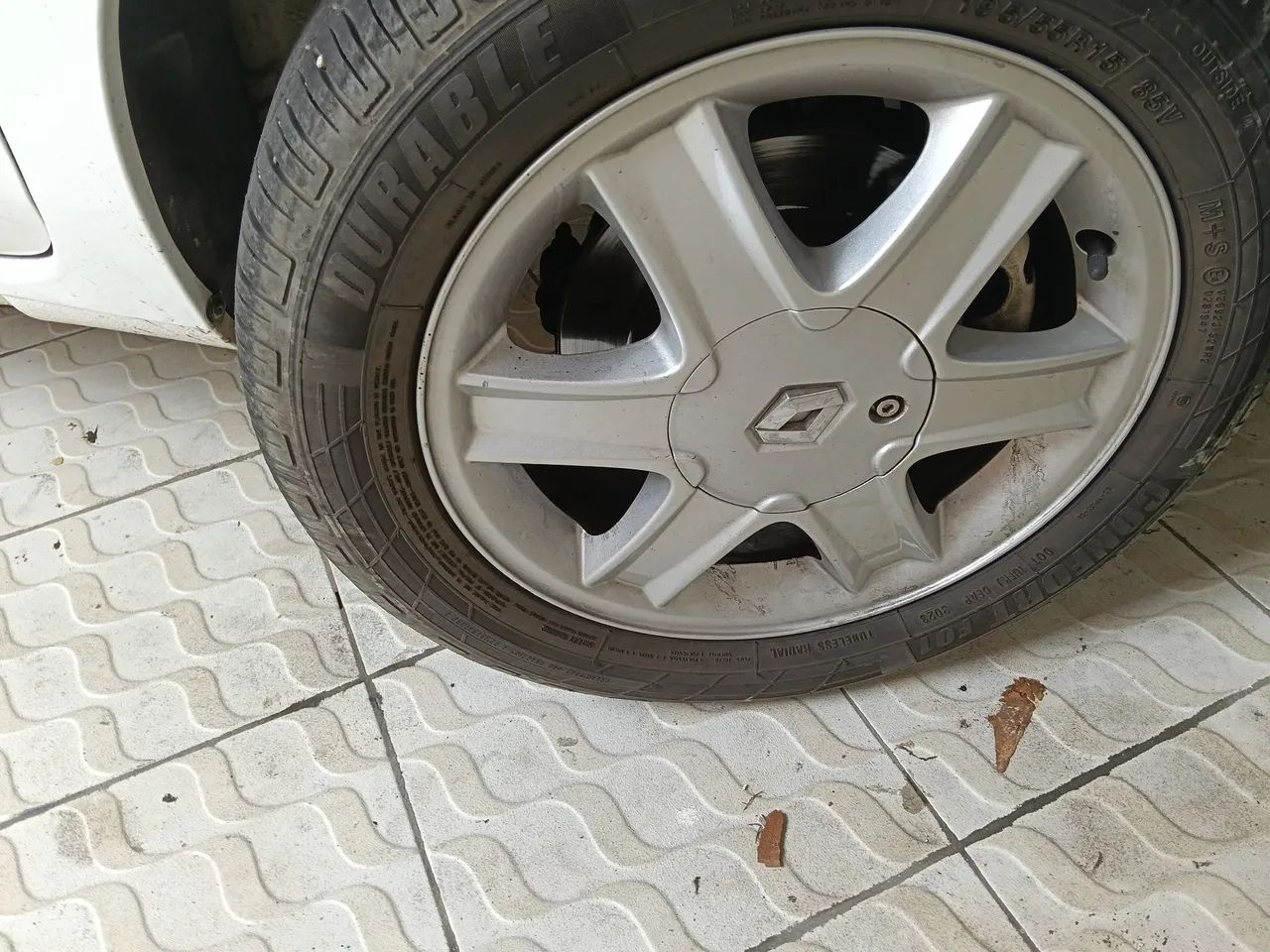 Vendo ou troco Jogo de rodas aro 15 com pneus top - Foto 2