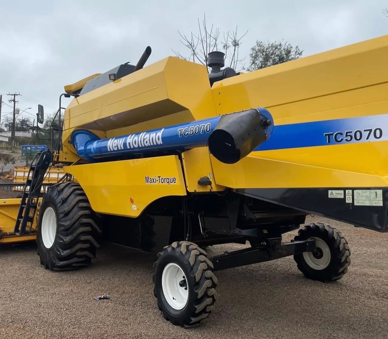 Colheitadeira New Holland 5070 10/10 - Entrada 10% - Foto 3