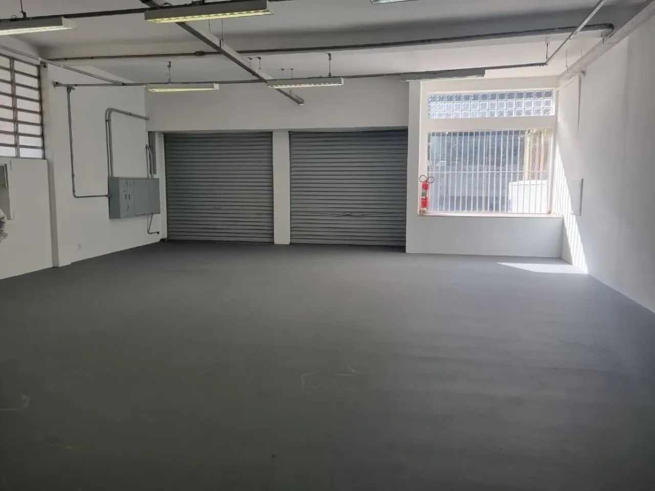 Prédio com localização estratégica e garagem térrea e subterrânea para veículos - Foto 5