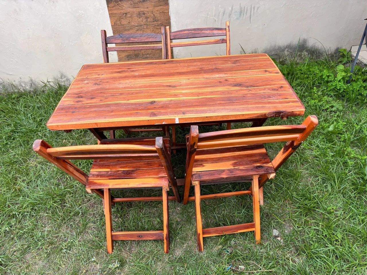 Mesa de madeira pouco usada - Foto 2