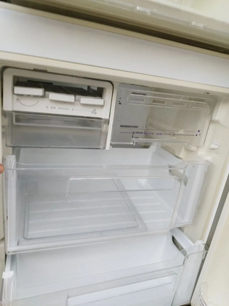 Geladeira Electrolux inverse Frost Free duplex completa painel digital Blue touch! - Foto 6