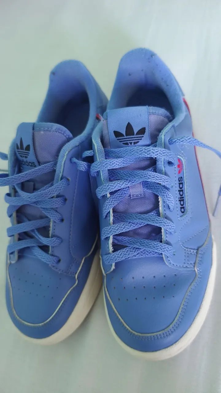 Tênis Adidas tamanho 35