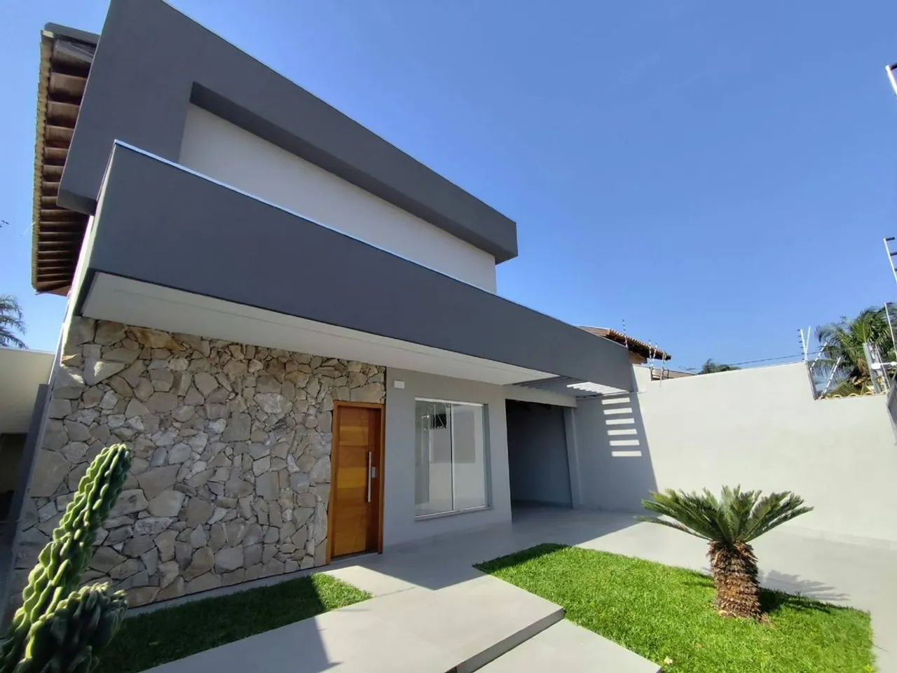 Sobrado com 4 quartos à Venda, Carandá Bosque - Campo Grande