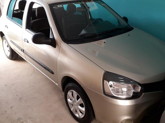Renault Clio Expression praticamente zero, versão mais completa