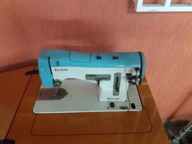 Máquina de costura Elgin ultramatic