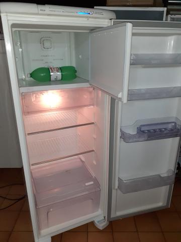 Geladeira Eletrolux Rfe 39Frost Free.