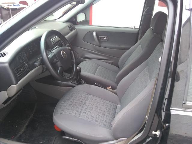 Volkswagen santana confortline, 4 portas, cor preto, completo, alcool e gnv - Foto 8