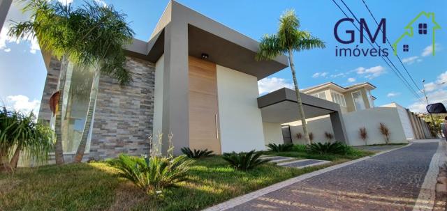 Casa a venda / condomínio privê / 04 suítes / churrasqueira / piscina