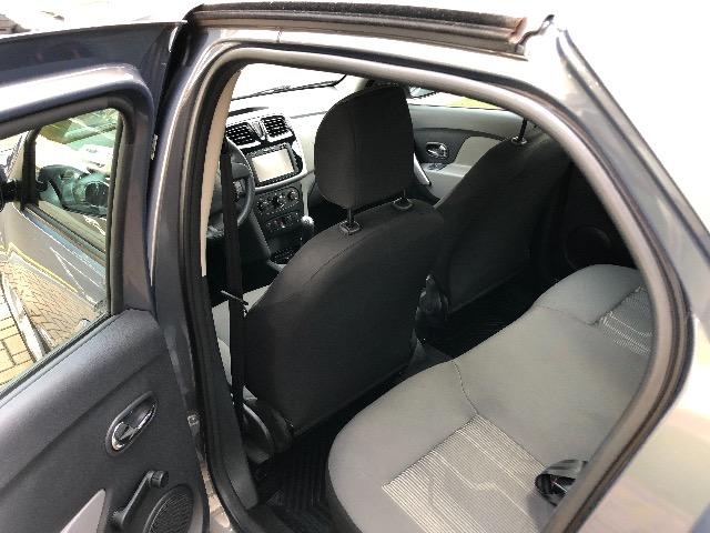 Renault Logan 1.6 Expression Flex 2018 - Foto 8