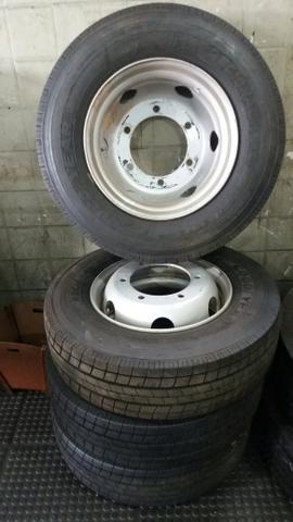 Vendo quatro pneus novos com rodas do acello - Foto 6