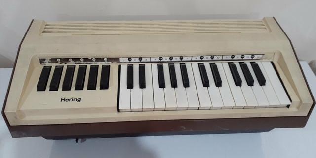 Teclado Órgão Hering Precisa De Ajuste - Foto 2