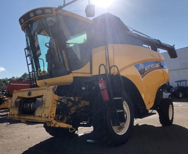Colheitadeira New Holland CR 5080 2013