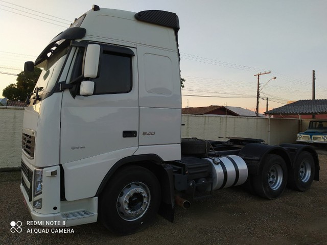 VOLVO FH GLOBETROTTER 540 6X4 2013 AUTOMÁTICO COMPLETO BUG-LEVE TOP.