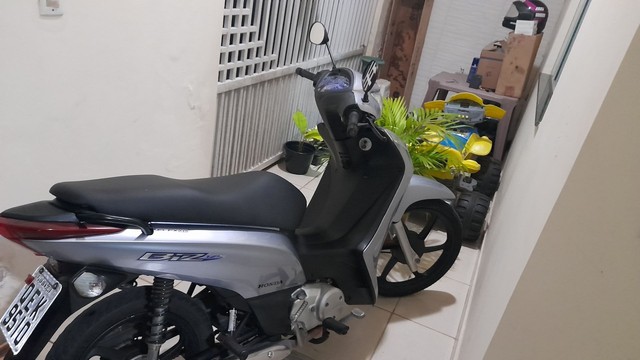 VENDO MOTO HONDA BIZ 125 CILINDRADAS ANO 2015. VALOR R$13.000,00