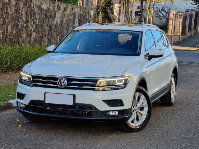 TIGUAN COMFORTLINE 1.4 TURBO AUTOMATICA 2018 BAIXO KM 35500