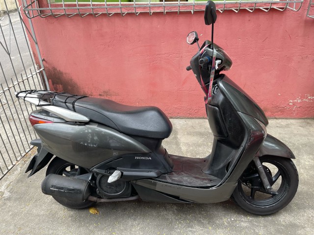 VENDO HONDA LEAD PRA ROÇA