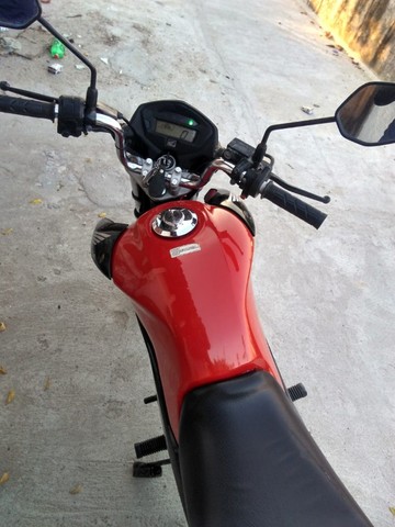 VENDO SE UMA HONDA FAN 150 ANO 2015