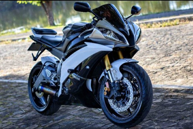 YAMAHA R1 TOP NO BOLETO