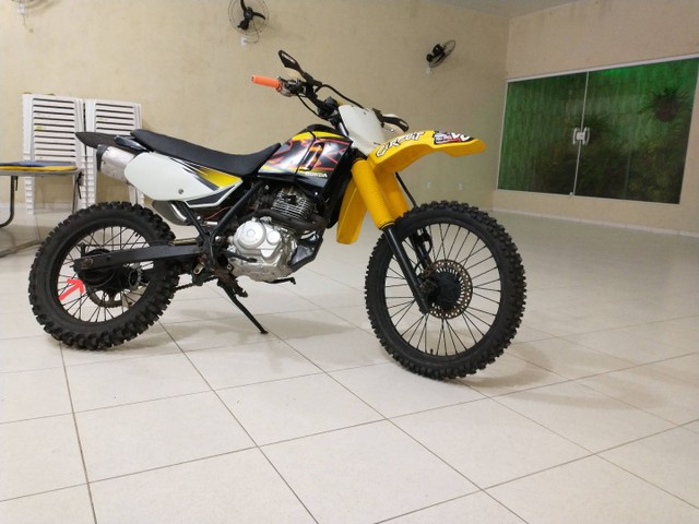 MOTO DE TRILHA