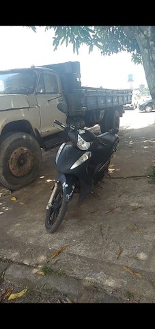 BIZ 125 R$8,000