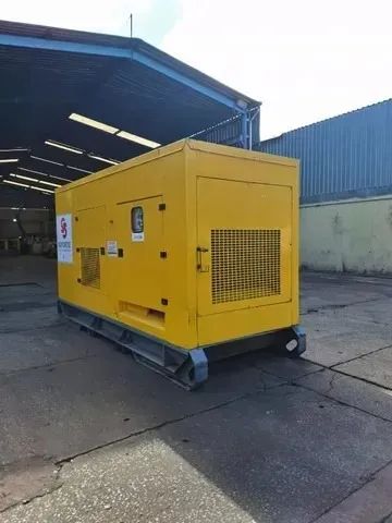 Gerador de Energia 325KVA Cabinado Silenciado GMG 3T 60HZ ano 2013 - Foto 2