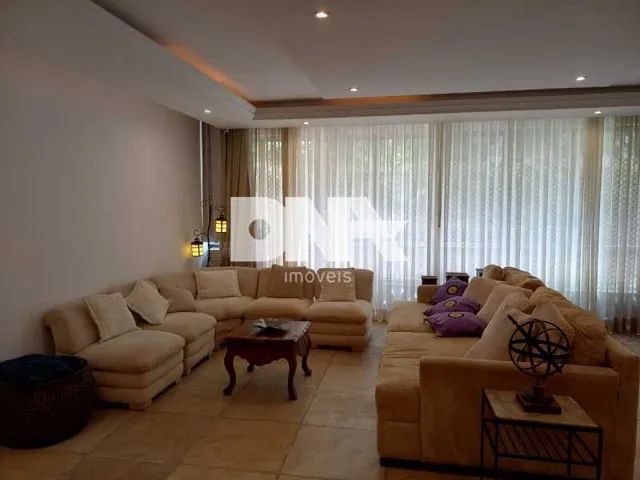 Apartamento - / Residencial / Copacabana
