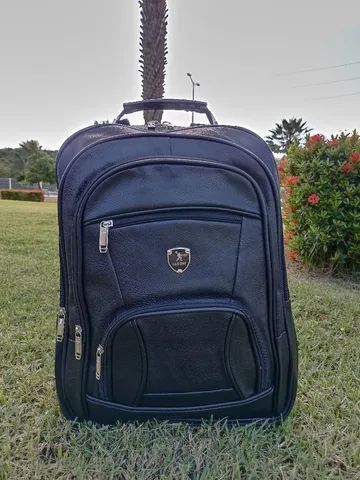 Mochila de Couro Masculino e Feminino Reforçada impermeável  - Foto 3