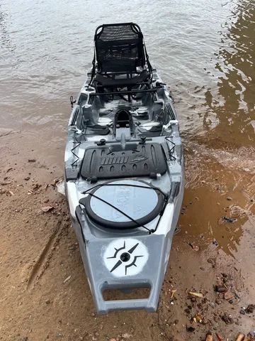 Caiaque Iron - pedal e motor - Foto 9