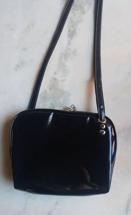 Bolsa preta com estampa de ET - semi-nova - Foto 3