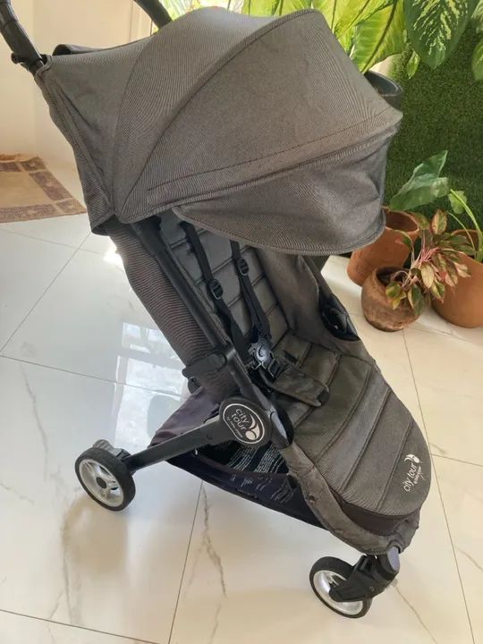 Carrinho importado Baby Jorgger