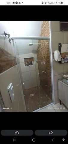 Box de vidro e alumínio 