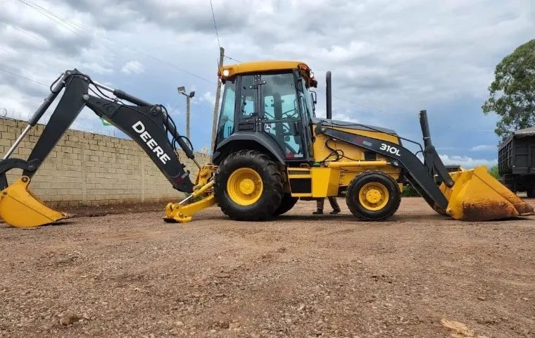 Retroescavadeira John Deere 310L - Foto 3