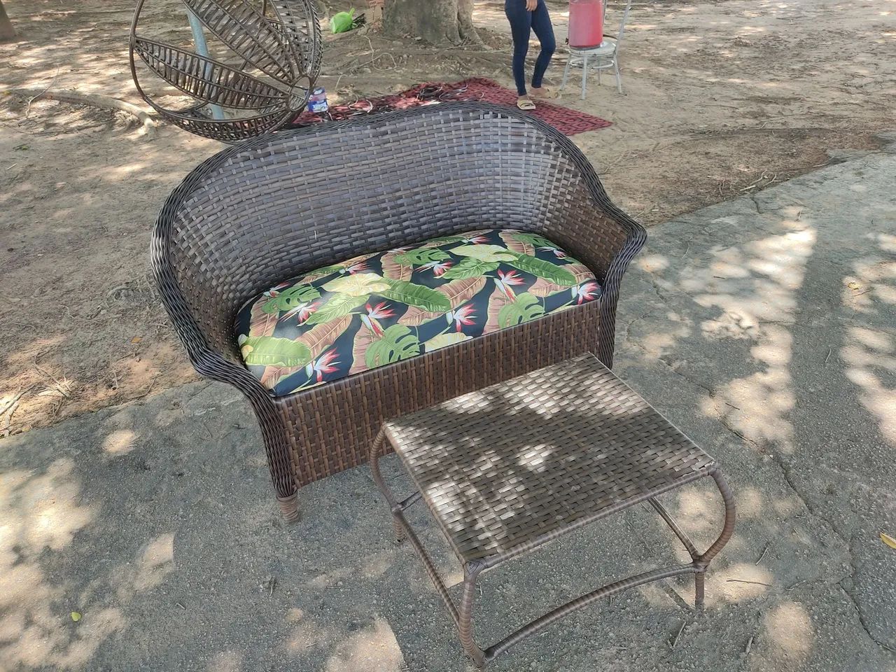 Sofá de fibra sintética, 2 lugares com almofada - Foto 2